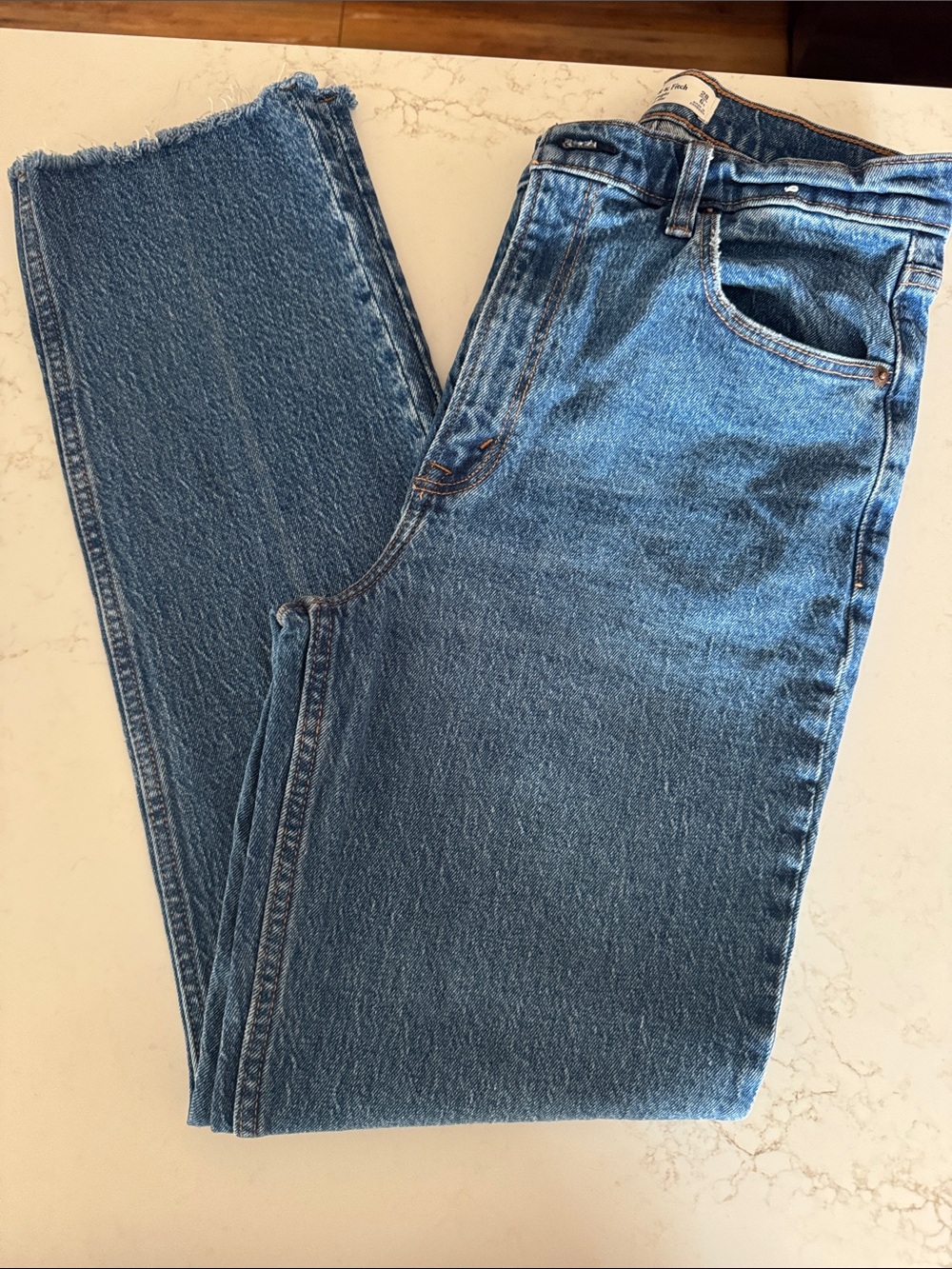 Abercrombie & Fitch The 90’s Straight Ultra High-Rise Jeans in Medium Blue